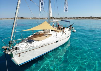 Velero NavegaMed en Formentera playa de illetes 3